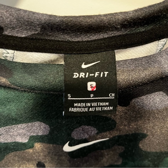 Nike | Camo Sweatshirt - Picture 12 of 13
